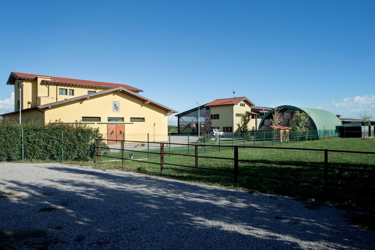 Agriturismo Camisi Qh Cambiago Exterior foto